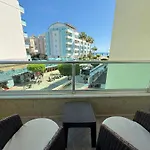 Apartmán Sa Apartments! Beachfront With Sea View & Pool *