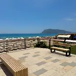 Apartmán Sa Apartments! Beachfront With Sea View & Pool Alanya