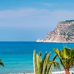 Sa Apartments! Beachfront With Sea View & Pool *