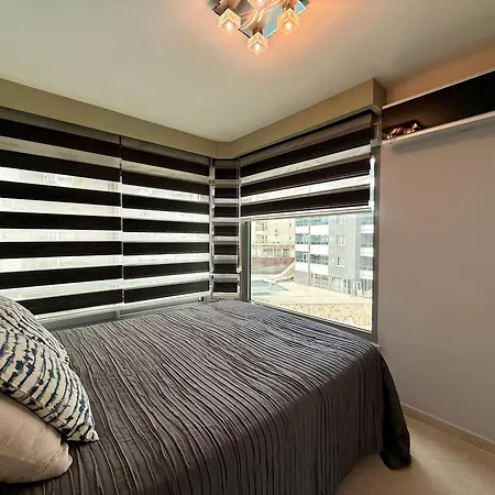 Sa Apartments! Beachfront With Sea View & Pool Apartman