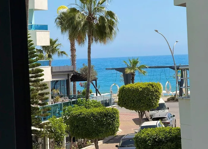 Apartman Sa Apartments! Beachfront With Sea View & Pool Alanya