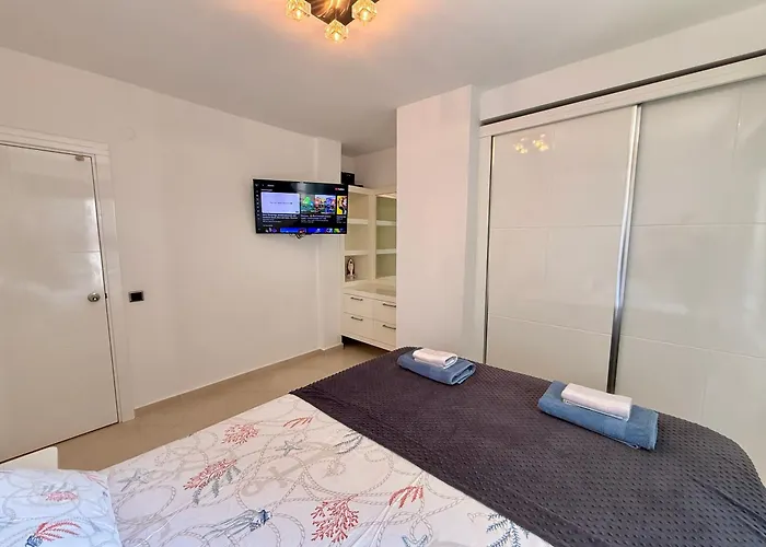 Sa Apartments! Beachfront With Sea View & Pool Apartman