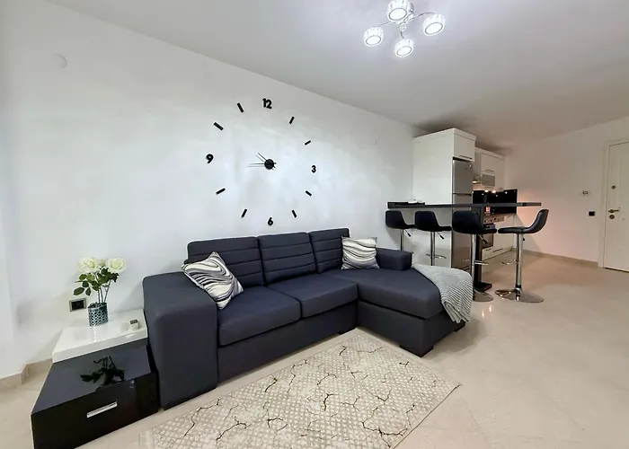 Sa Apartments! Beachfront With Sea View & Pool Apartman *