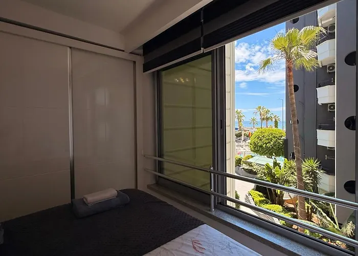 Apartman Sa Apartments! Beachfront With Sea View & Pool *