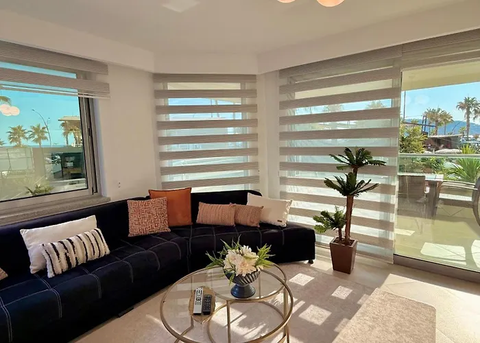 Sa Apartments! Beachfront With Sea View & Pool Apartman *