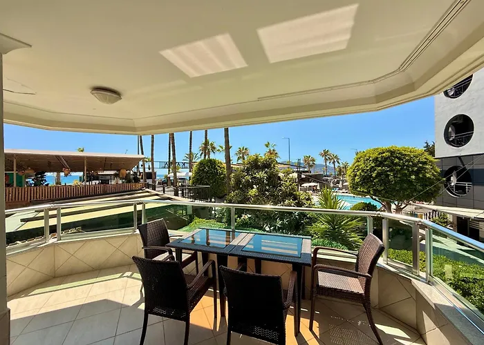 Sa Apartments! Beachfront With Sea View & Pool Apartman *