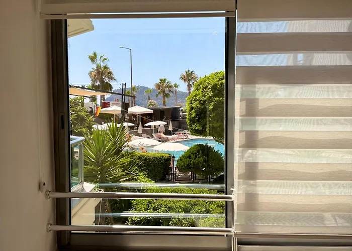Apartman Sa Apartments! Beachfront With Sea View & Pool