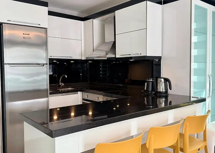 Apartman Sa Apartments! Beachfront With Sea View & Pool *