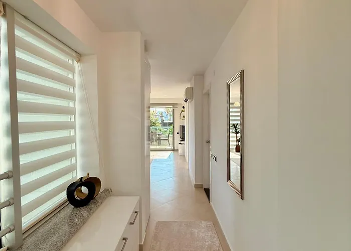 Sa Apartments! Beachfront With Sea View & Pool Apartament