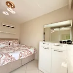 Sa Apartments! Beachfront Apartments In Oba Apartman