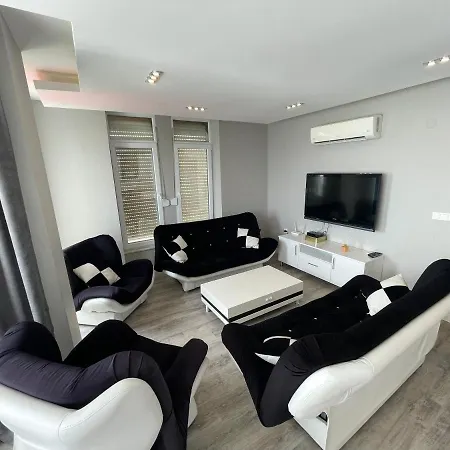 Apartment Sa Apartments! Beachfront Apartment With Sea View & Pool *