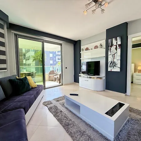 Sa Apartments! Beachfront Apartment With Sea View & Pool Alanya