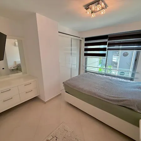 Sa Apartments! Beachfront Apartment With Sea View & Pool *