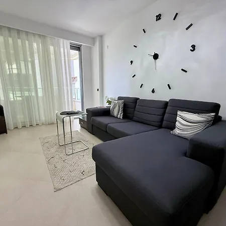Apartment Sa Apartments! Beachfront Apartment With Sea View & Pool