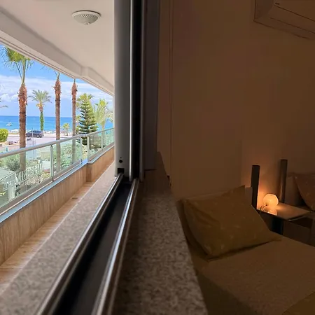 شقة Sa Apartments! Beachfront With Sea View & Pool