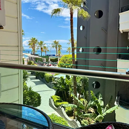 Sa Apartments! Beachfront With Sea View & Pool ألانيا