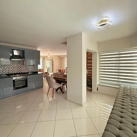 Διαμέρισμα Sa Apartments! Beachfront With Sea View & Pool Αλάνια