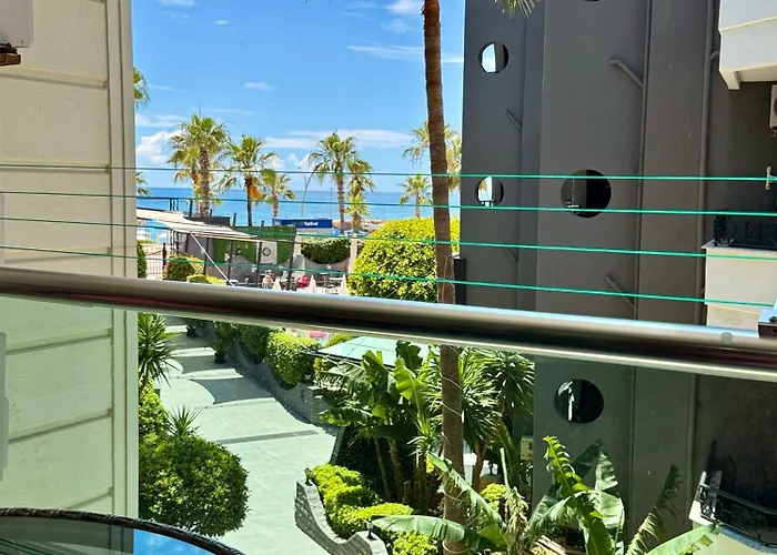 Sa Apartments! Beachfront With Sea View & Pool 阿拉尼亚