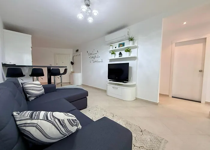 Sa Apartments! Beachfront With Sea View & Pool * 阿拉尼亚