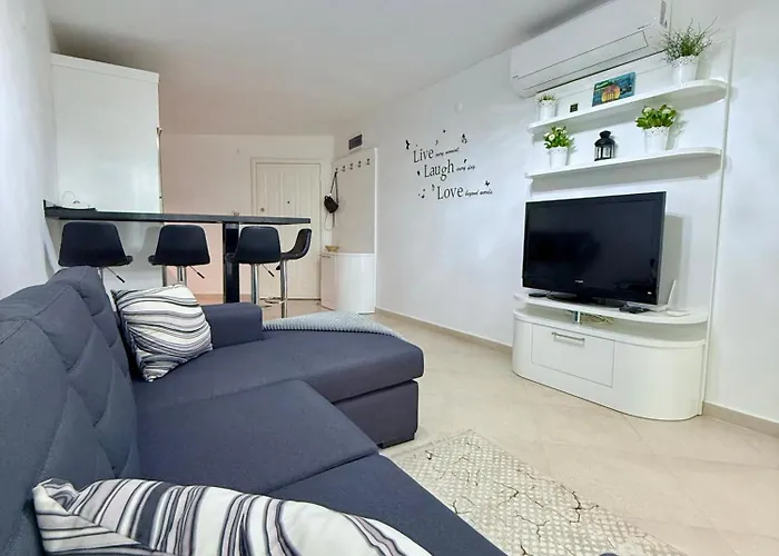 Sa Apartments! Beachfront With Sea View & Pool * 阿拉尼亚