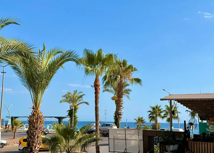 Sa Apartments! Beachfront With Sea View & Pool 阿拉尼亚