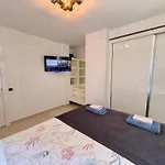 Sa Apartments! Beachfront With Sea View & Pool Apartamento