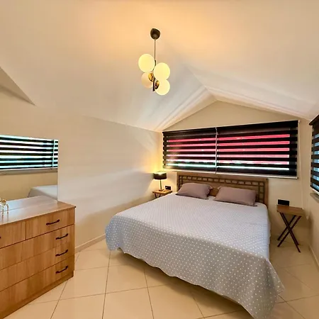 Апартаменты Sa Apartments! Beachfront In Oba *